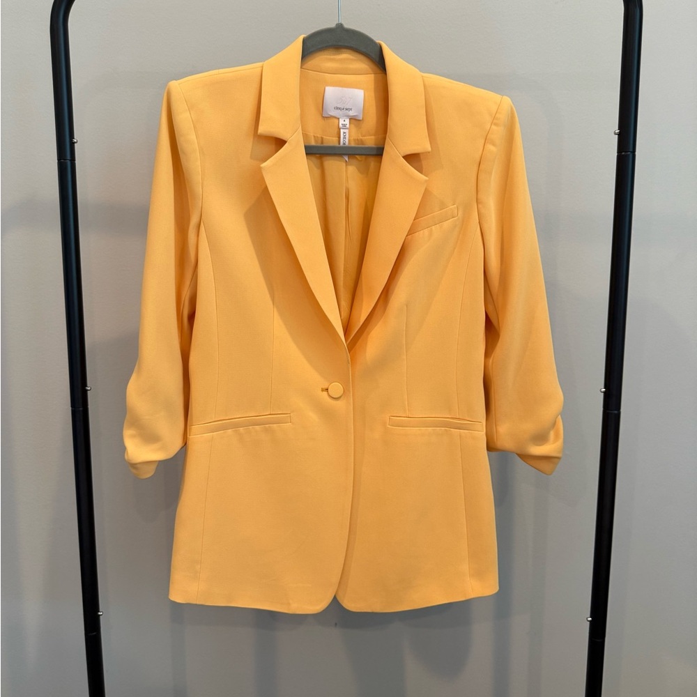 NWOT Cinq à Sept Vibrant Yellow Blazer